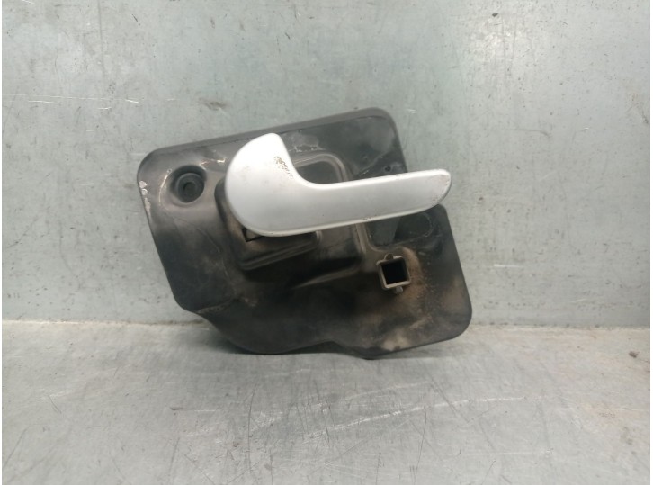Recambio de maneta interior delantera izquierda para opel meriva a 1.7 16v referencia OEM IAM 13121858 316053479