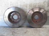 Replacement front brake disc for Ford Focus Saloon (CAK) 2.0 16V CAT OEM IAM reference 09780014 BREMBO