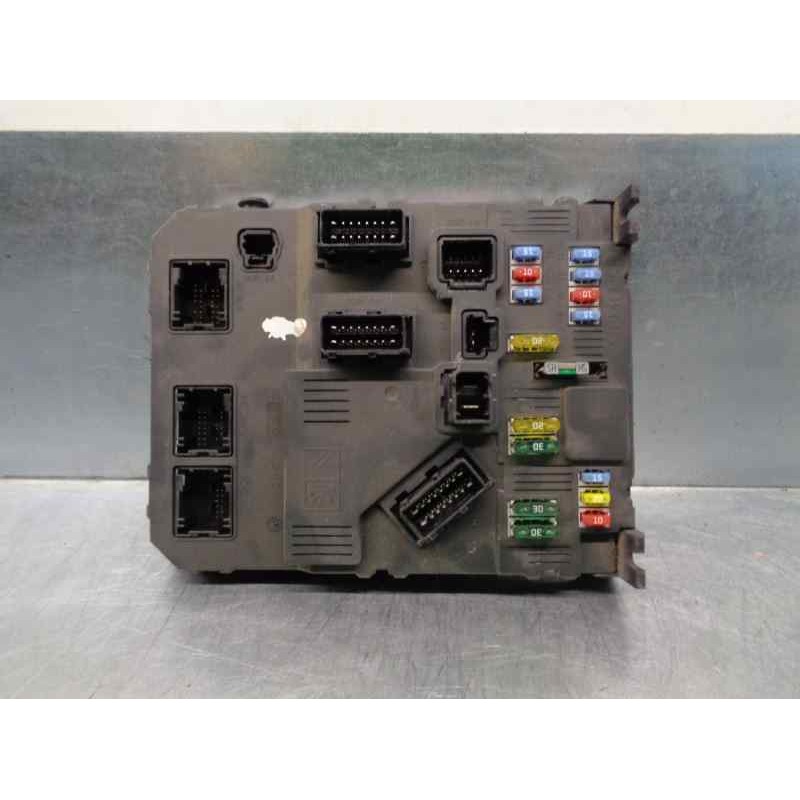 Recambio de caja reles / fusibles para peugeot 407 sw 2.0 16v cat referencia OEM IAM 9662463380 S120104700N SIEMENS