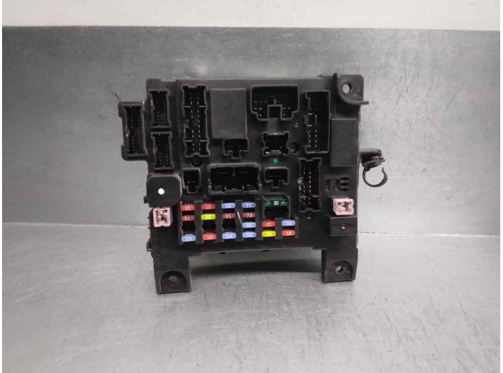Recambio de caja reles / fusibles para mitsubishi asx (ga0w) 1.8 di-d cat referencia OEM IAM 8637A644  
