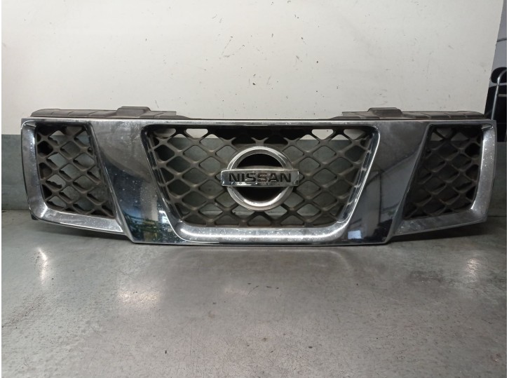 Replacement front grille for Nissan Pathfinder (R51) 2.5 DCi Diesel CAT OEM IAM reference 62310EB400 62310EB400 