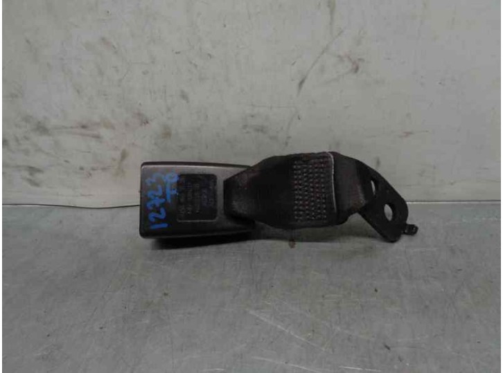 Recambio de enganche cinturon para mitsubishi colt berlina 3 (cz) 1.1 cat referencia OEM IAM MN108401  