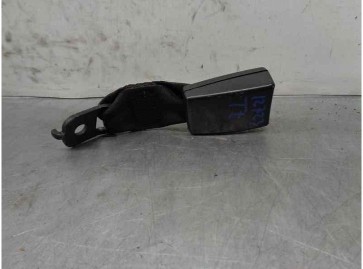 Recambio de enganche cinturon para mitsubishi colt berlina 3 (cz) 1.1 cat referencia OEM IAM MN108401  