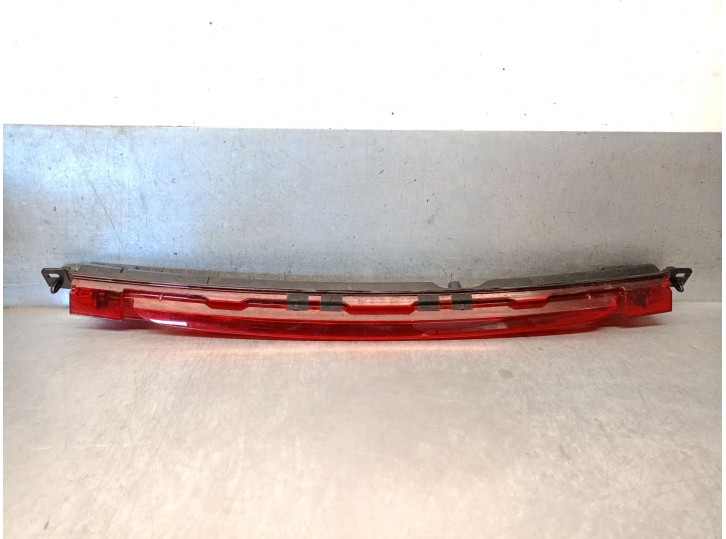 Replacement centre brake light for Mazda 3 Hatchback (BP) 2.0 Skyactiv-G M Hybrid OEM IAM reference BOL551580 