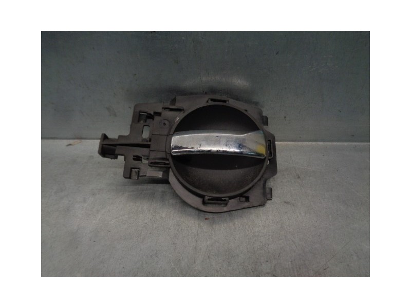 Recambio de maneta interior delantera izquierda para citroën c3 1.1 referencia OEM IAM 9680187877  