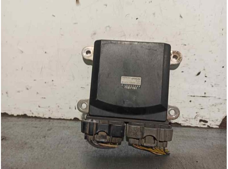 Replacement engine ECU for Opel Signum 3.0 V6 CDTI cat (Y 30 DT / LB5) OEM IAM reference 8972586910 1310001270 DENSO