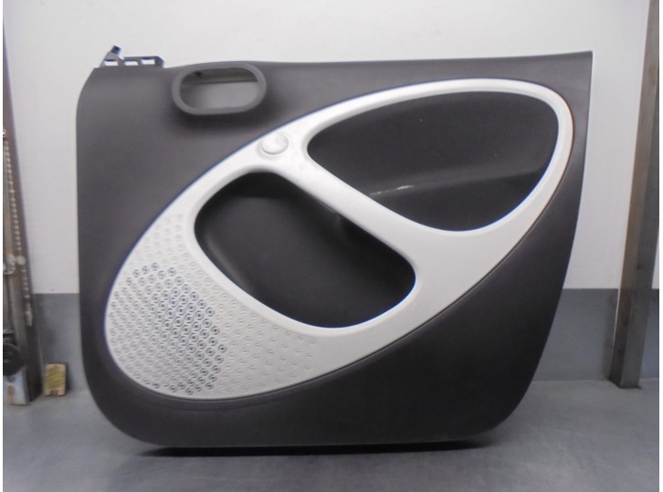 Recambio de guarnecido puerta delantera derecha para smart forfour 1.0 cat referencia OEM IAM A4537205000  