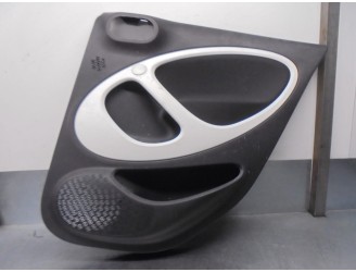 Recambio de guarnecido puerta trasera derecha para smart forfour 1.0 cat referencia OEM IAM A4537301200 