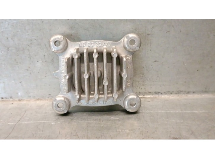 Recambio de centralita faros xenon para toyota corolla (_e12_) 1.4 d (nde120_) referencia OEM IAM MDE922773 L90171690 VALEO