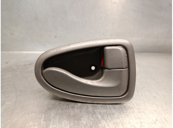 Recambio de maneta interior trasera derecha para hyundai accent ii (lc) 1.5 referencia OEM IAM 8262025000 8262025000YN 