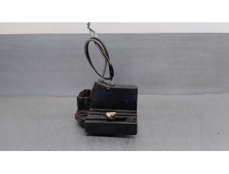 Recambio de cerradura puerta delantera derecha para ssangyong rodius 2.7 turbodiesel cat referencia OEM IAM 7122021001 5 PINES 5