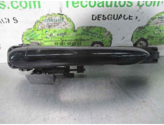 Replacement front left exterior door handle for Nissan Primera Estate (P12) 1.9 16V Turbodiesel CAT OEM IAM reference 80611
