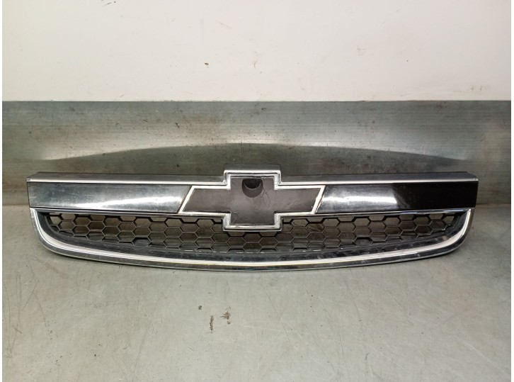Recambio de rejilla delantera para chevrolet captiva (c100, c140) 2.0 d 4wd referencia OEM IAM 96442718 96442718 