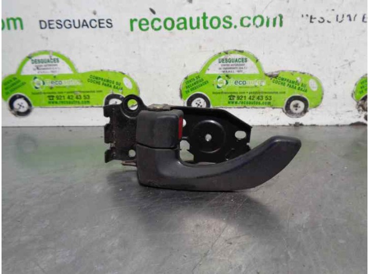Replacement front left interior door handle for hyundai santa fe (sm) 2.0 crdi cat OEM IAM reference 8261026000 