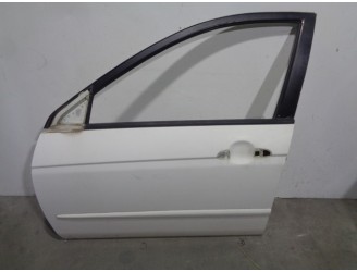 Recambio de puerta delantera izquierda para kia cerato 1.6 cat referencia OEM IAM 760032F010 BLANCA 5 PUERTAS