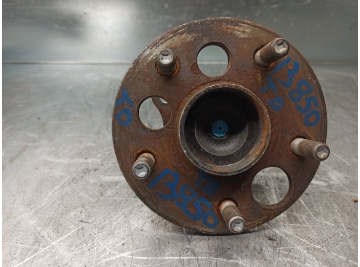 Recambio de mangueta trasera derecha para toyota auris 1.8 16v cat referencia OEM IAM 4245002250  