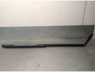 Recambio de molduras delanteras para land rover defender (ld) 2.5 tdi referencia OEM IAM MTC6167 MTC6167 