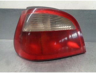 Recambio de piloto trasero izquierdo para renault megane i fase 2 berlina (ba0) 1.9 d rt referencia OEM IAM 7700428320  