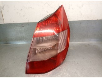 Recambio de piloto trasero derecho para renault scenic ii 1.5 dci diesel referencia OEM IAM 8200127702 8200127702E 