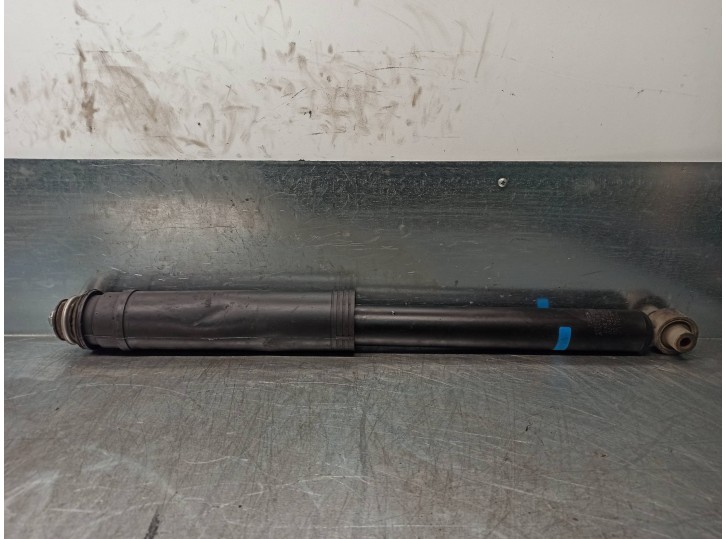 Recambio de amortiguador trasero derecho para toyota auris 1.8 16v cat referencia OEM IAM 4853002890  