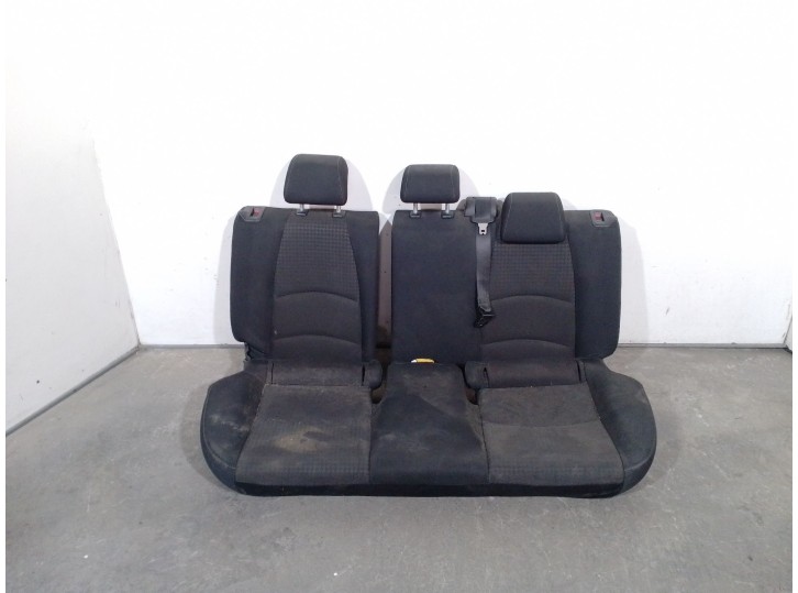 Recambio de asientos traseros para mazda 2 hatchback (dl, dj) 1.5 skyactiv-g referencia OEM IAM P5X0  