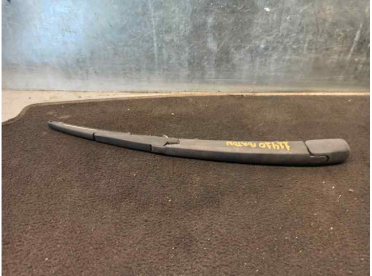 Recambio de brazo limpia trasero para kia rio ii (jb) 1.6 cvvt referencia OEM IAM   