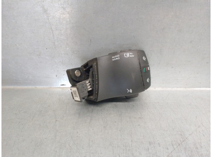 Recambio de mando radio volante para renault fluence 1.5 dci diesel fap referencia OEM IAM EN25550JY01B  
