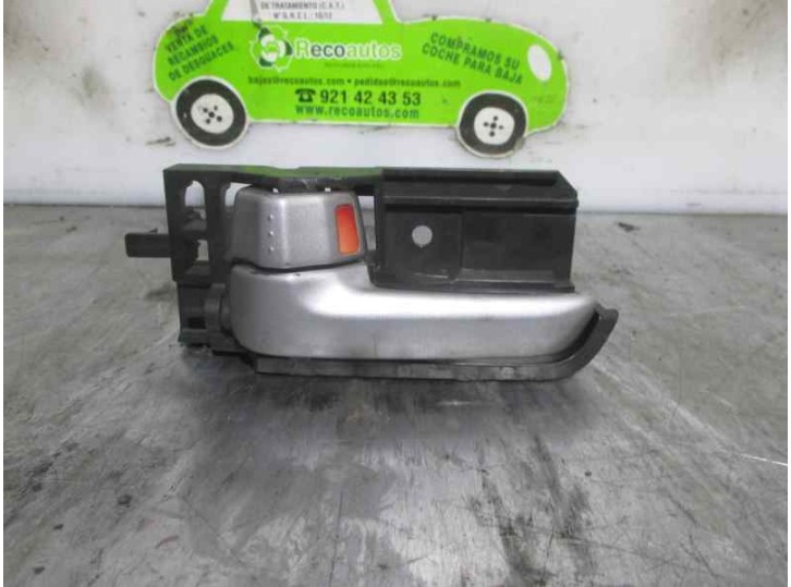 Replacement front left interior door handle for Suzuki Swift Saloon (MZ) 1.3 DDiS Diesel CAT OEM IAM reference 8313062J10