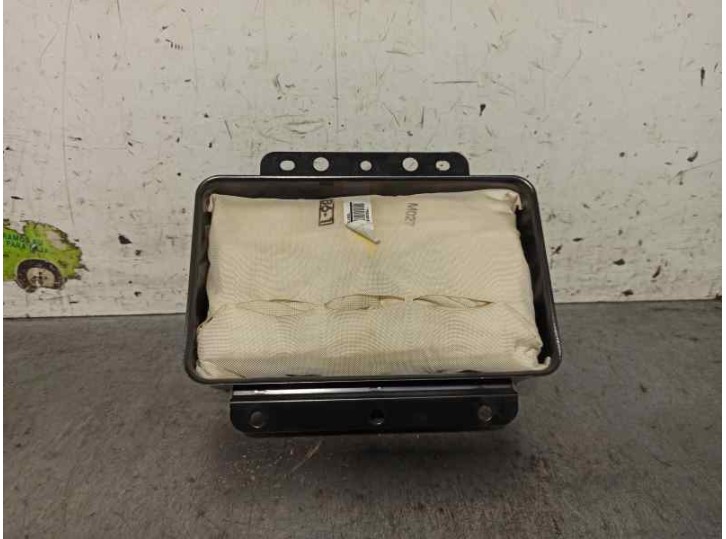 Recambio de airbag delantero derecho para ssangyong rodius 2.7 turbodiesel cat referencia OEM IAM 8621021001  