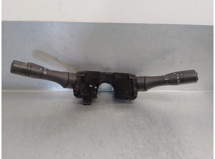 Recambio de mando luces para renault fluence 1.5 dci diesel fap referencia OEM IAM 255670040R 