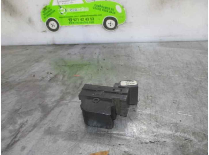 Recambio de mando elevalunas delantero derecho para suzuki swift berlina (mz) 1.3 ddis diesel cat referencia OEM IAM 62J000945T 