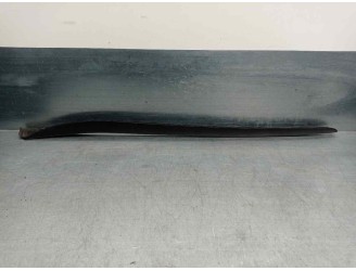 Replacement front trim strips for Kia Optima 1.7 CRDi CAT OEM IAM reference 86131D4000 