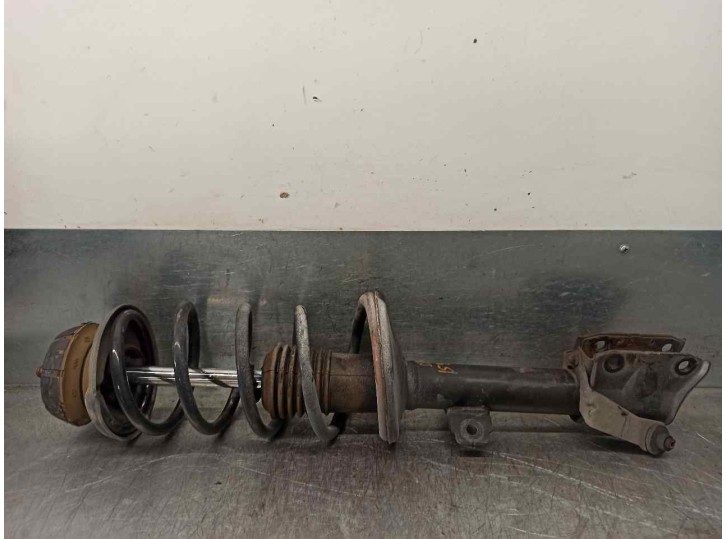 Recambio de amortiguador delantero izquierdo para dacia duster ambiance 4x2 referencia OEM IAM 8200813791 