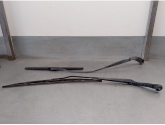 Recambio de brazo limpia delantero derecho para dodge journey 2.0 16v crd cat referencia OEM IAM 05116304AC DERECHO E IZQ 