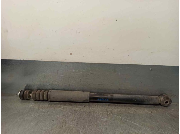 Recambio de amortiguador trasero derecho para dacia duster ambiance 4x2 referencia OEM IAM 562105043R  