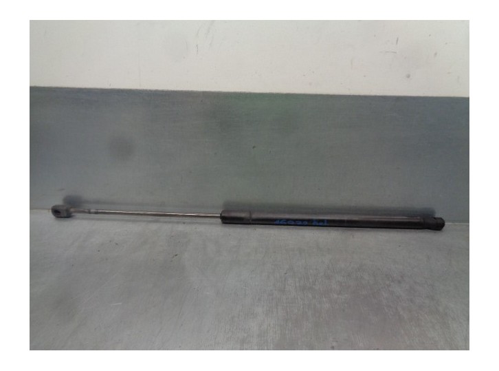 Recambio de amortiguadores capo para dacia duster ambiance 4x2 referencia OEM IAM 654712943R 