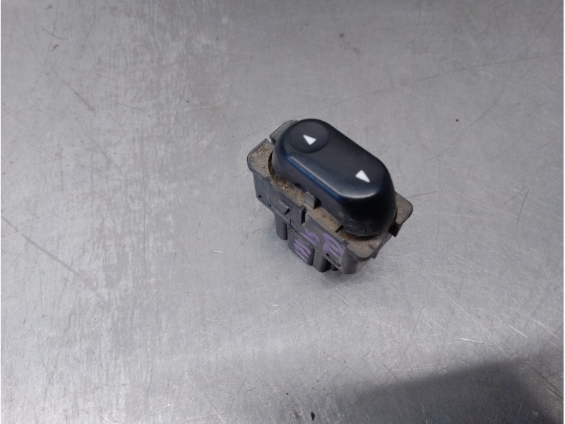 Recambio de mando elevalunas trasero izquierdo para land rover freelander 2.0 td4 cat referencia OEM IAM 1W6T14A701  