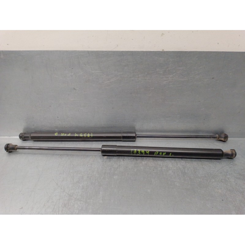 Recambio de amortiguadores maletero / porton para peugeot 208 1.2 12v vti referencia OEM IAM 9673083680  