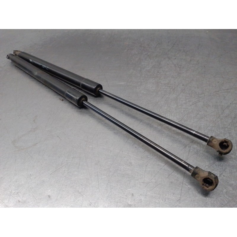 Recambio de amortiguadores maletero / porton para peugeot 208 1.2 12v vti referencia OEM IAM 9673083680  