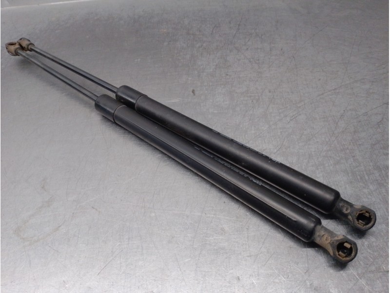 Recambio de amortiguadores maletero / porton para peugeot 208 1.2 12v vti referencia OEM IAM 9673083680  