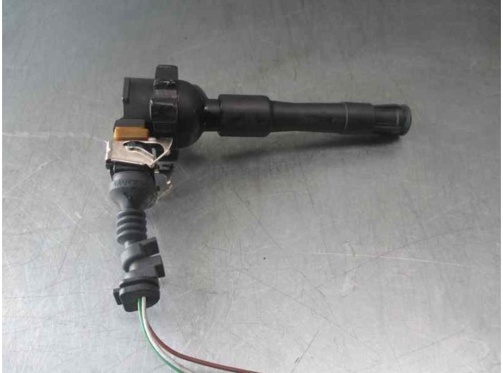 Replacement of ignition coil for BMW 5 Series Sedan (E39) 3.5 V8 32V CAT OEM IAM reference 1748017 11860 BREMI