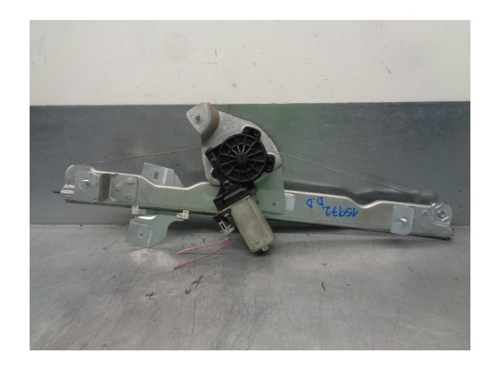 Recambio de elevalunas delantero derecho para dacia duster ambiance 4x2 referencia OEM IAM 8200733828 2 PINES 5 PUERTAS