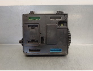 Recambio de caja reles / fusibles para renault fluence 1.5 dci diesel fap referencia OEM IAM 284B15364R S180098701 CONTINENTAL