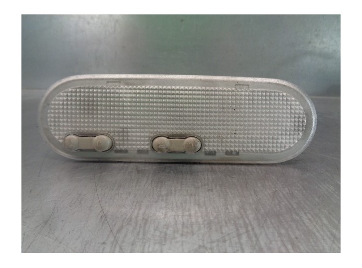 Recambio de luz interior para dacia duster ambiance 4x2 referencia OEM IAM 8200073231 