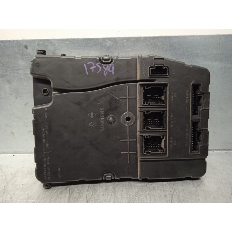 Recambio de caja reles / fusibles para renault scenic ii 1.9 dci diesel referencia OEM IAM 8200309690 S118400220D SIEMENS