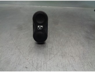 Recambio de mando elevalunas delantero derecho para dacia duster ambiance 4x2 referencia OEM IAM 8200602227 
