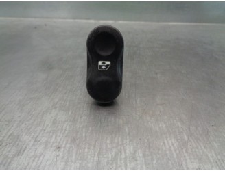 Recambio de mando elevalunas delantero izquierdo para dacia duster ambiance 4x2 referencia OEM IAM 8200602227 