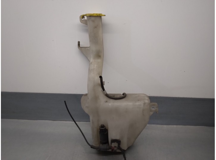 Recambio de deposito limpia para chrysler grand voyager lx referencia OEM IAM 05113048AB  5 PUERTAS