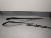 Recambio de brazo limpia delantero derecho para chrysler grand voyager lx referencia OEM IAM 68028438AA  