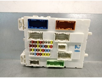 Recambio de caja reles / fusibles para ford focus iii 1.6 tdci referencia OEM IAM F1FT14A073EE 